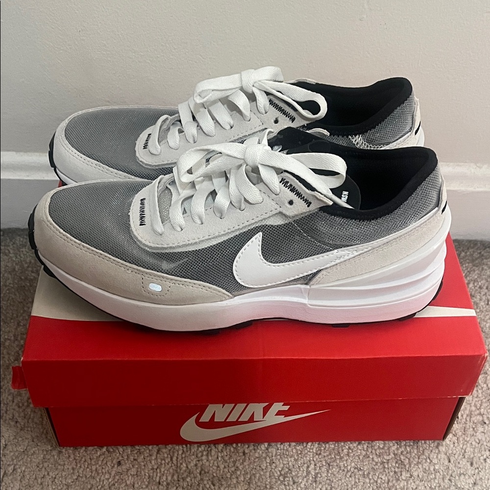 Nike Women's White and Gray Athletic Shoes
